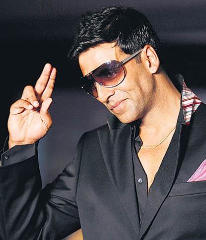 Akshay Kumar beats Khans, pays Rs. 18 crore advance tax